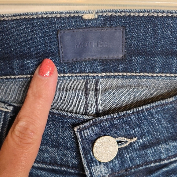 MOTHER Rascal Ankle Undone Step Fray Jeans Sz 26 Dark Graffiti - Picture 2 of 8